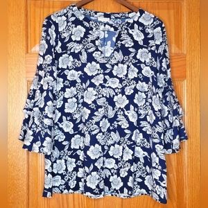 EUC Like New 143 Story by Line Up Navy and White Floral Bell Ruffle Sleeve Sz S